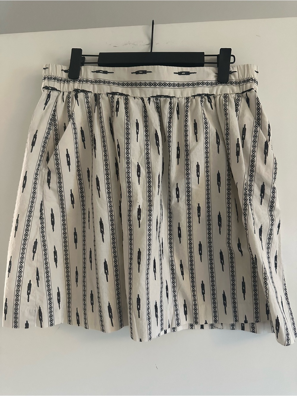 LOFT white patterned skirt